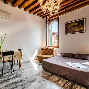 Venice Apartments Apartmán